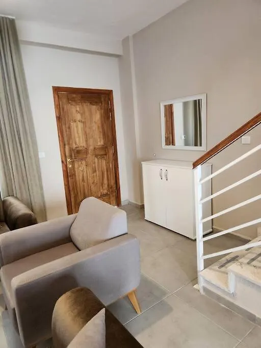 Traumhaus Mitten In Der City 60 Meter Zum Meer 쿠사다시 0*,  터키