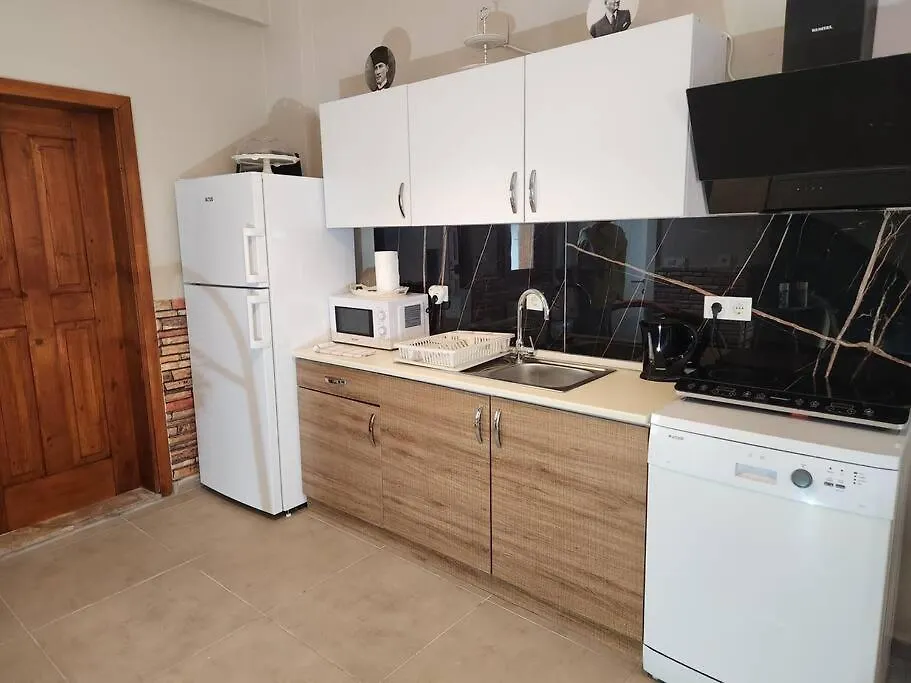 펜션 Traumhaus Mitten In Der City 60 Meter Zum Meer 쿠사다시